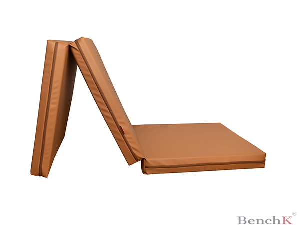 Foldable gymnastic mattress - brown